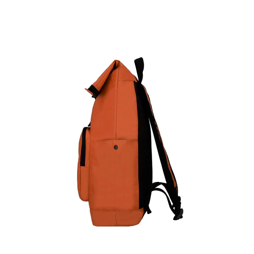 Combo Mochila Saxoline Preston Roll Top Café 35 L  y banano rosado - Image 3