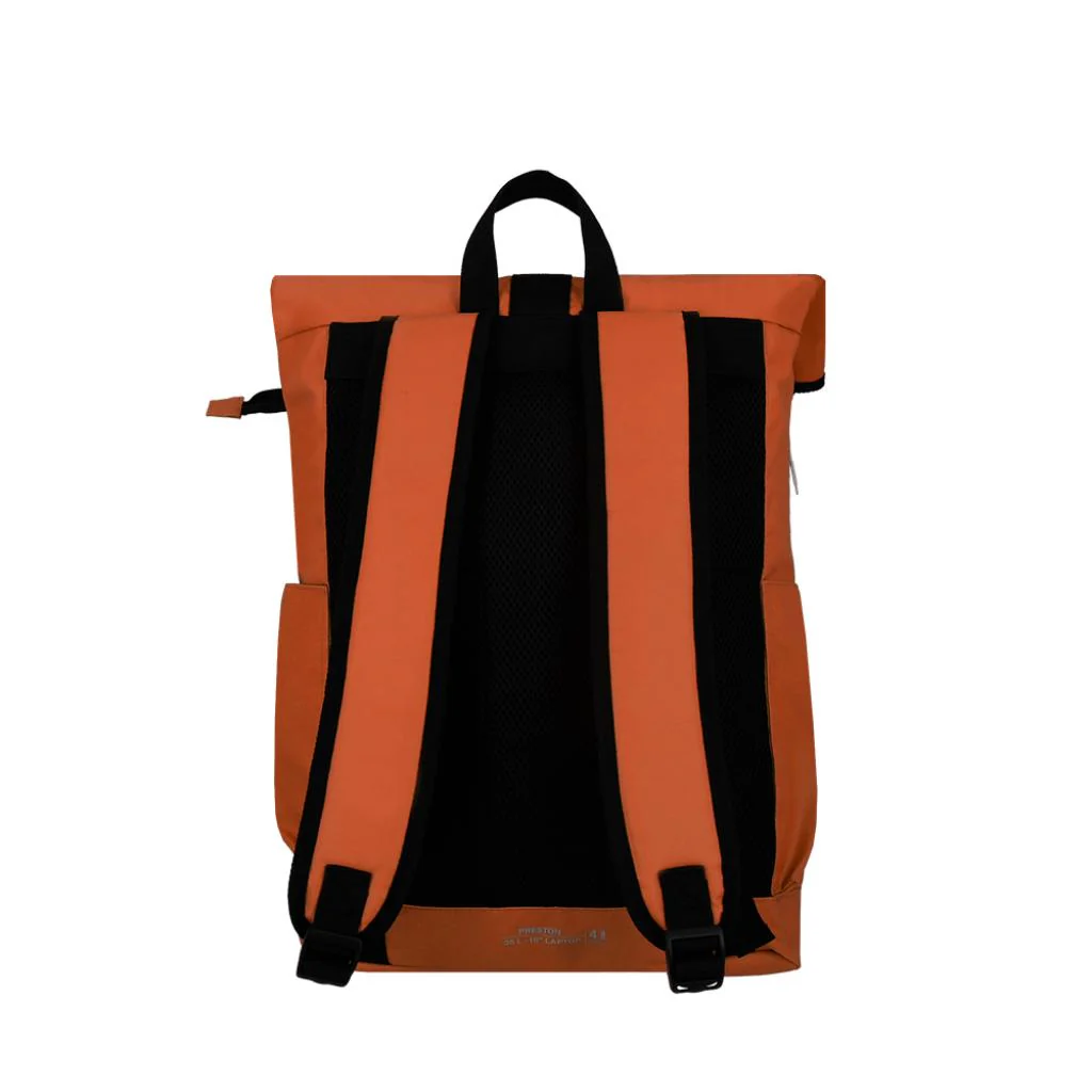 Combo Mochila Saxoline Preston Roll Top Café 35 L  y banano rosado - Image 7