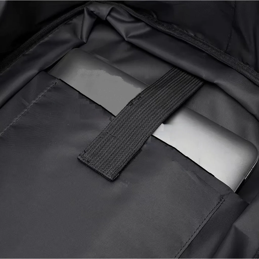Combo Maleta Mediana Marksman M 24" Rosado Oscuro + Mochila Travel 40L Negra - Image 11