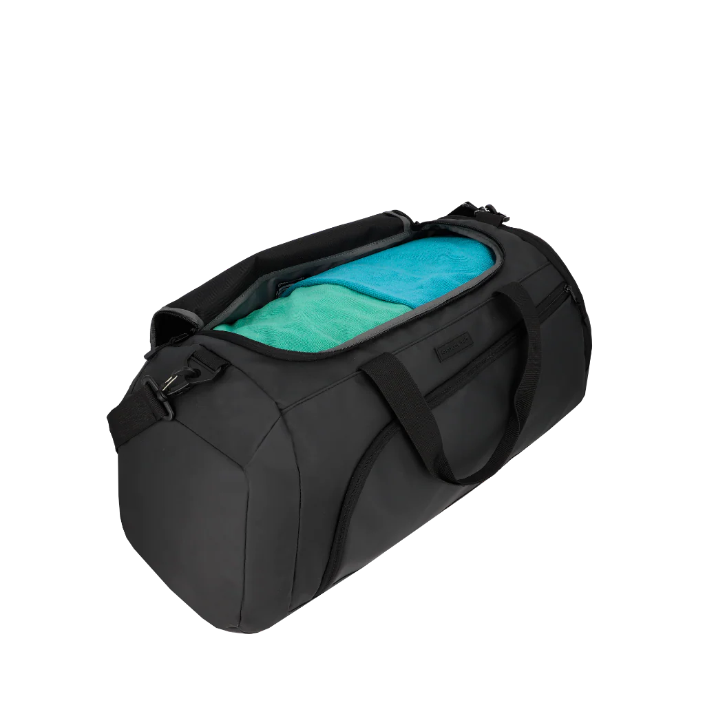 Combo Mochila Cairo 30 Lts Negro + Bolso Kingston 40Lts Negro Saxoline - Image 5