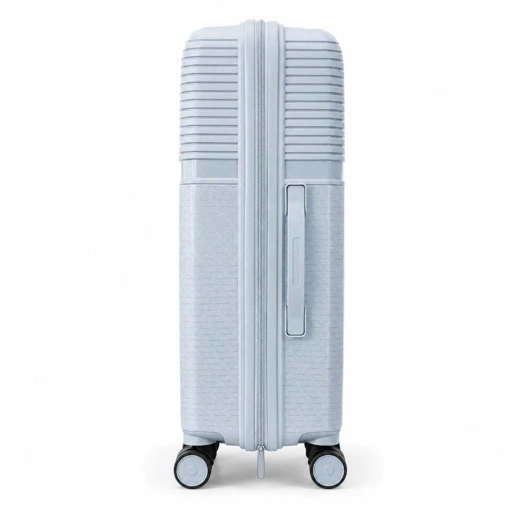 Combo Mochila Travel Navigator 36L Light Blue + Maleta Mediana Marksman M 24" Celeste - Image 16